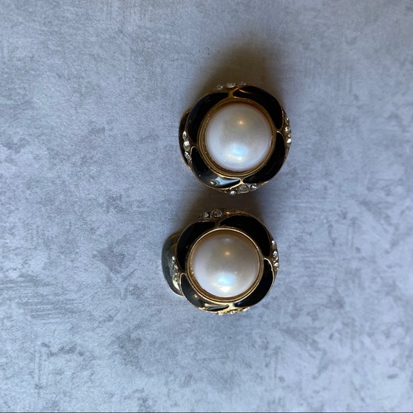 Faux Pearl & Black Enamel & Crystal Clip Earrings - Picture 4 of 6
